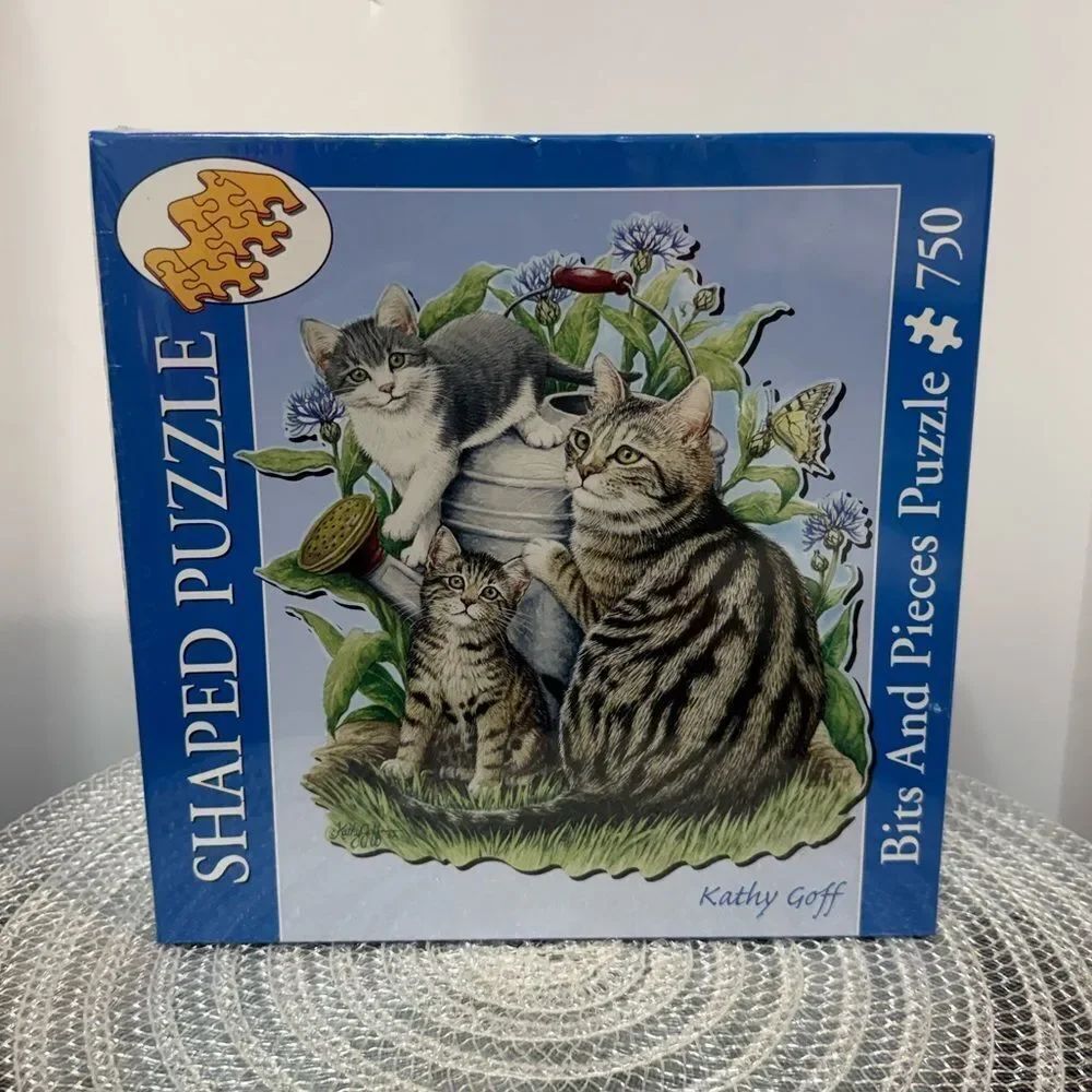 Boys and Pieces Maggie and Kittens Shaped Puzzle 750 Pieces NWT